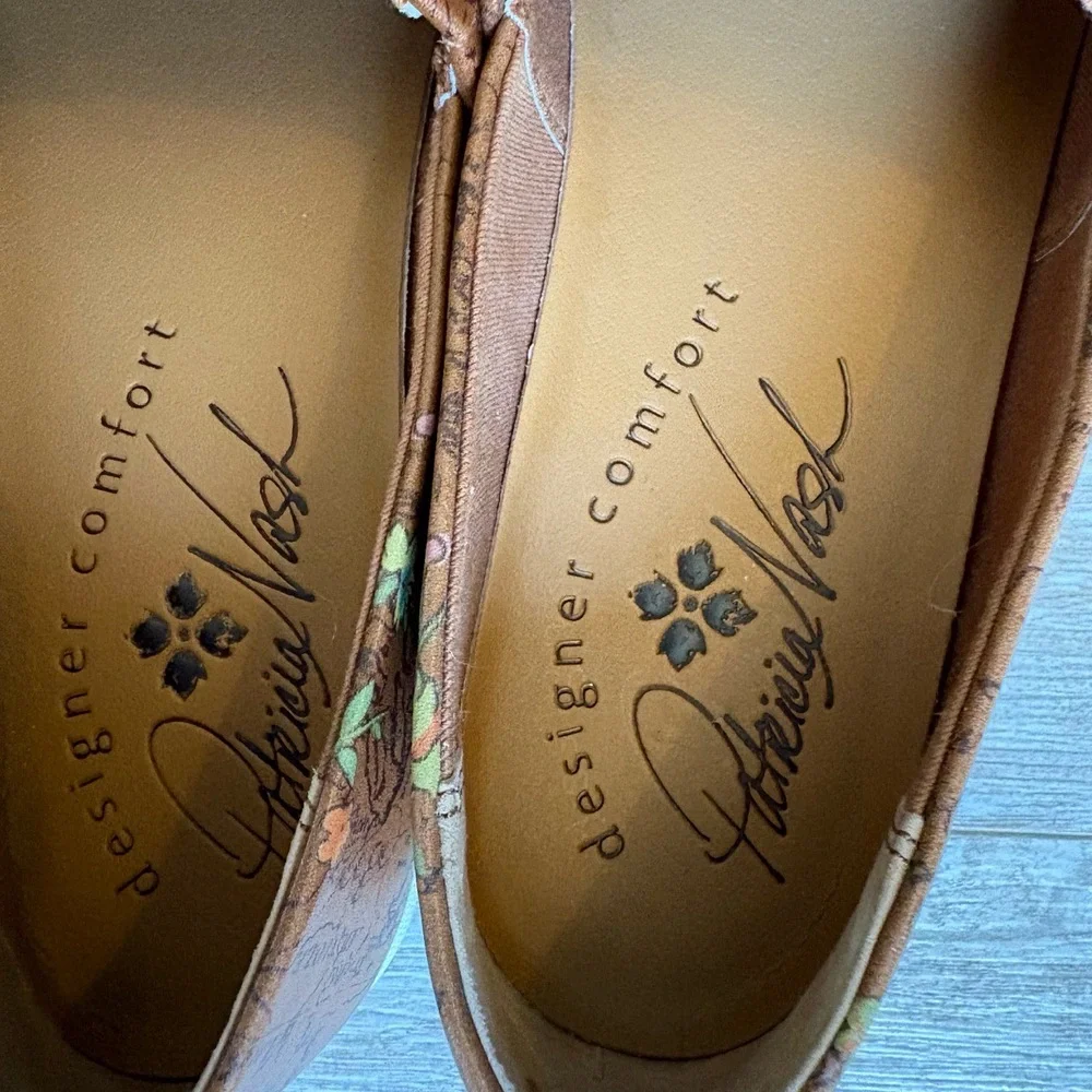 Patricia Nash Loafers Women Size 8.5 Brown Pointed Toe Floral Map Boho
